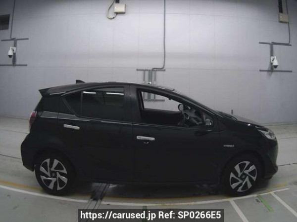 Used 2019 AT toyota aqua NHP10 Image[2]