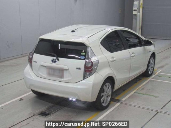 Used 2013 AT toyota aqua NHP10 Image[1]