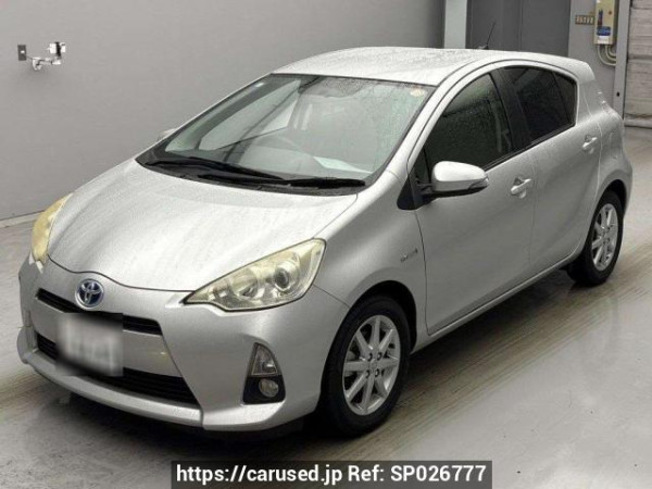 Used 2013 AT toyota aqua NHP10 Image[0]