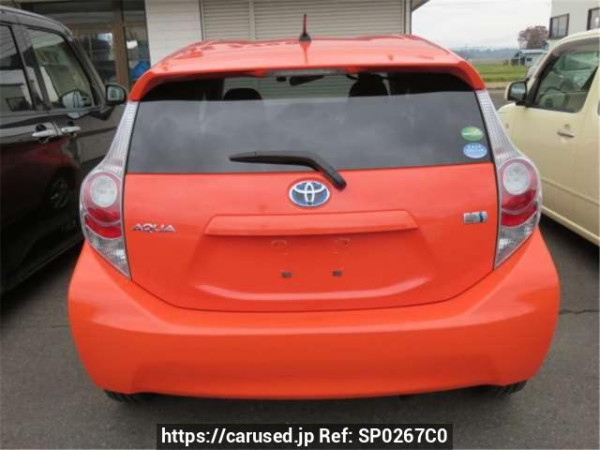 Used 2013 AT toyota aqua NHP10 Image[1]