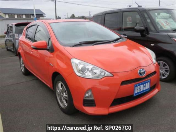 Used 2013 AT toyota aqua NHP10 Image[2]