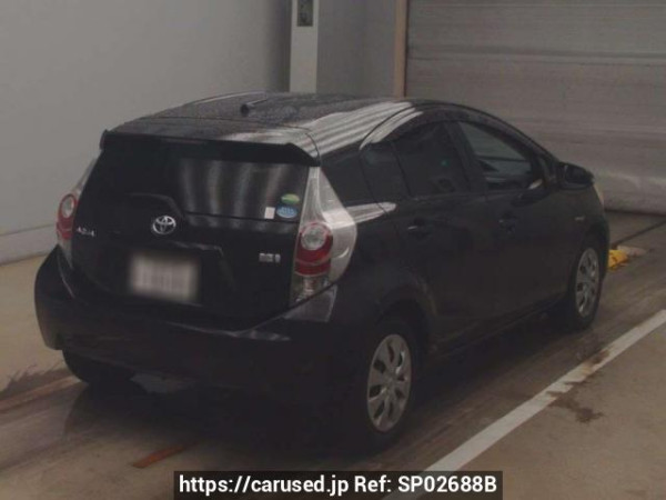 Used 2013 AT toyota aqua NHP10 Image[1]