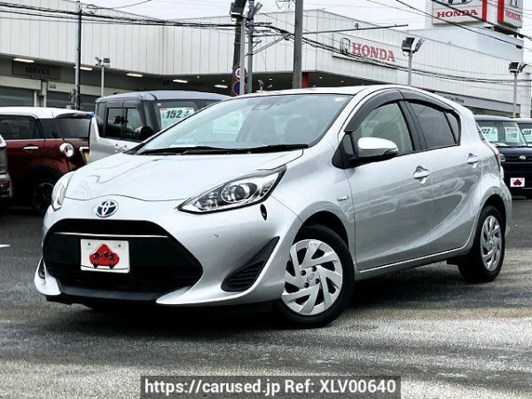 Used 2018 AT toyota aqua DAA-NHP10 Image[0]