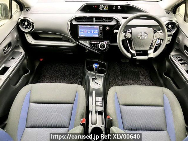 Used 2018 AT toyota aqua DAA-NHP10 Image[1]