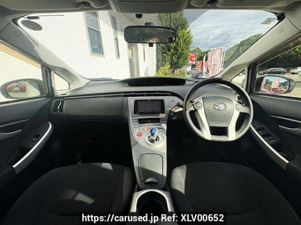 Used 2015 AT toyota prius DAA-ZVW30 Image[1]