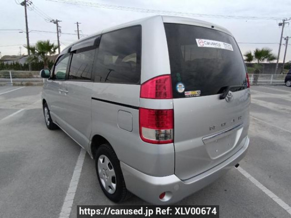 Used 2004 AT toyota noah AZR65G Image[4]