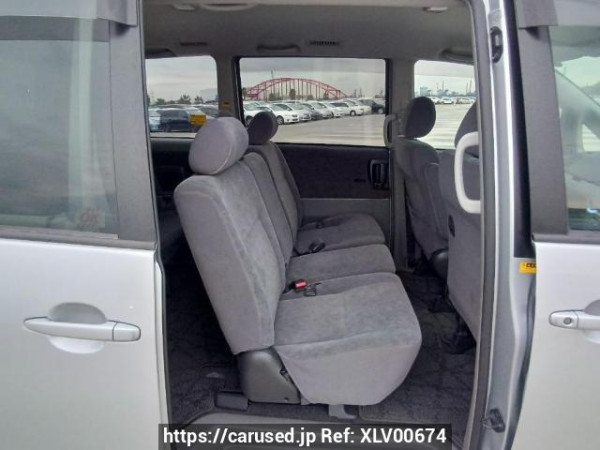 Used 2004 AT toyota noah AZR65G Image[15]