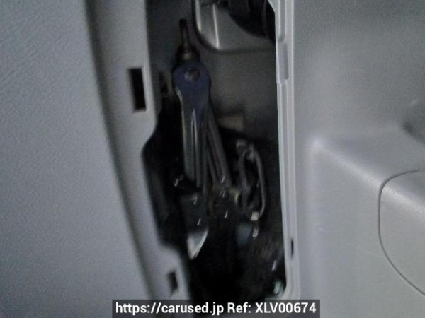 Used 2004 AT toyota noah AZR65G Image[43]