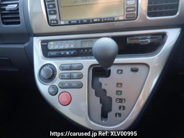 Used 2003 AT toyota wish ZNE10G Image[24]