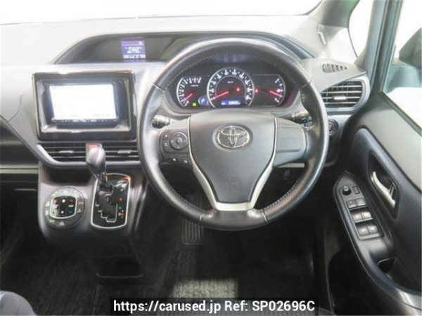 Used 2014 AT toyota noah ZRR80W Image[2]