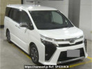 Toyota Voxy ZRR80W