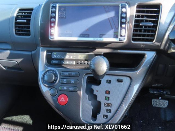Used 2004 AT toyota wish ZNE10G Image[27]