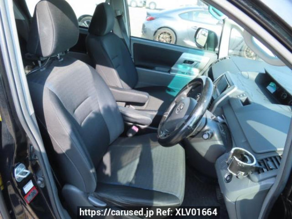 Used 2009 AT toyota voxy ZRR70W Image[14]