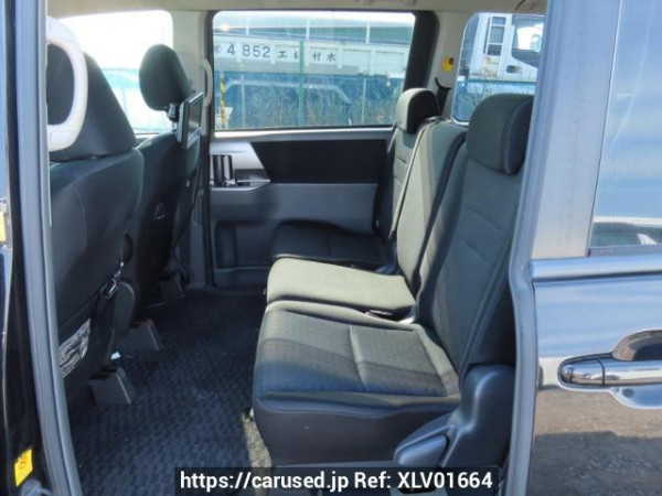 Used 2009 AT toyota voxy ZRR70W Image[18]
