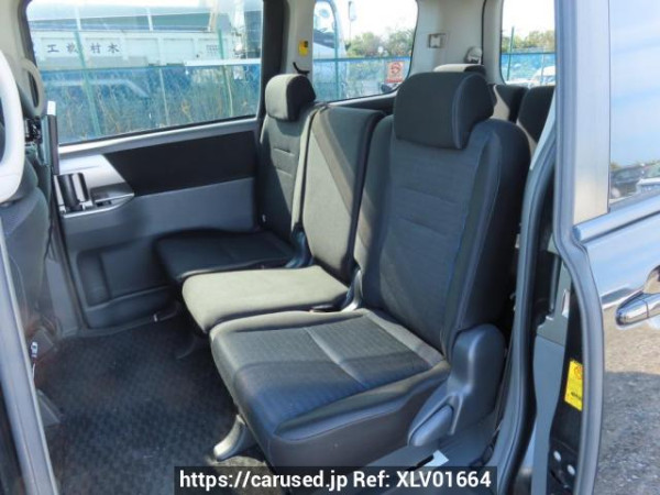 Used 2009 AT toyota voxy ZRR70W Image[19]
