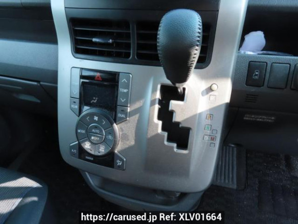 Used 2009 AT toyota voxy ZRR70W Image[28]