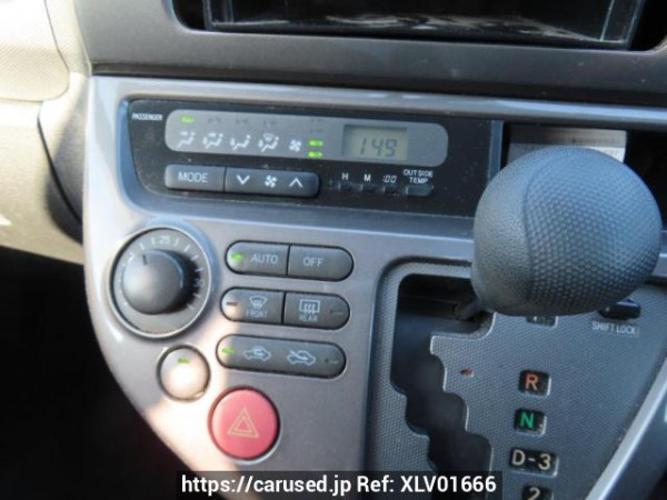 Used 2003 AT toyota wish ZNE10G Image[19]