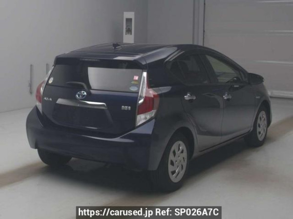 Used 2016 AT toyota aqua NHP10 Image[1]