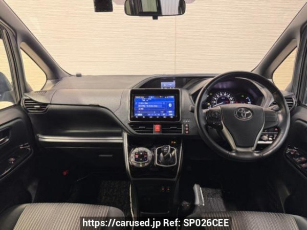Used 2019 AT toyota voxy ZWR80W Image[1]