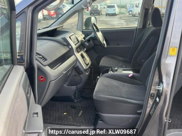 Used 2010 AT toyota noah ZRR75G Image[13]