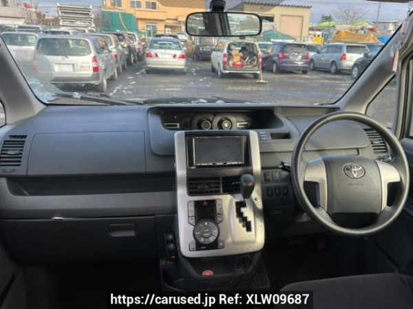 Used 2010 AT toyota noah ZRR75G Image[17]