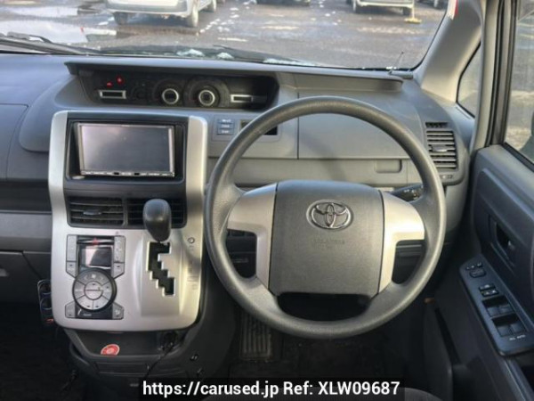 Used 2010 AT toyota noah ZRR75G Image[19]