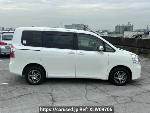 Used 2007 AT toyota noah ZRR75G Image[7]