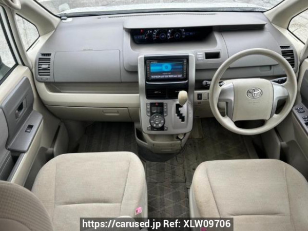 Used 2007 AT toyota noah ZRR75G Image[19]