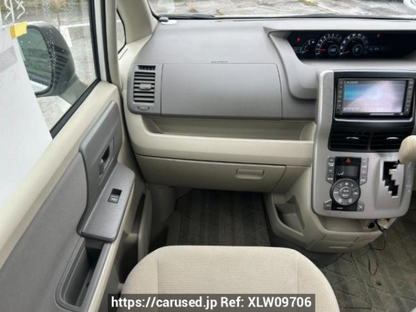 Used 2007 AT toyota noah ZRR75G Image[20]