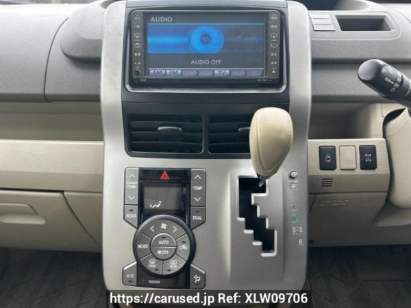 Used 2007 AT toyota noah ZRR75G Image[24]