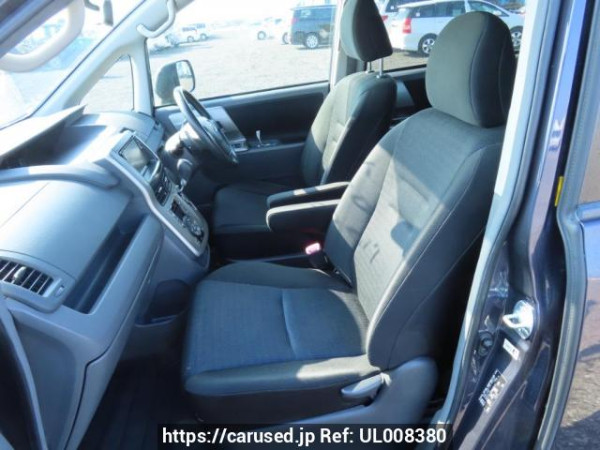 Used 2007 AT toyota voxy ZRR70W Image[17]