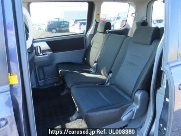 Used 2007 AT toyota voxy ZRR70W Image[21]