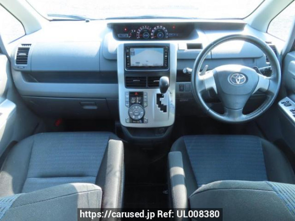 Used 2007 AT toyota voxy ZRR70W Image[24]