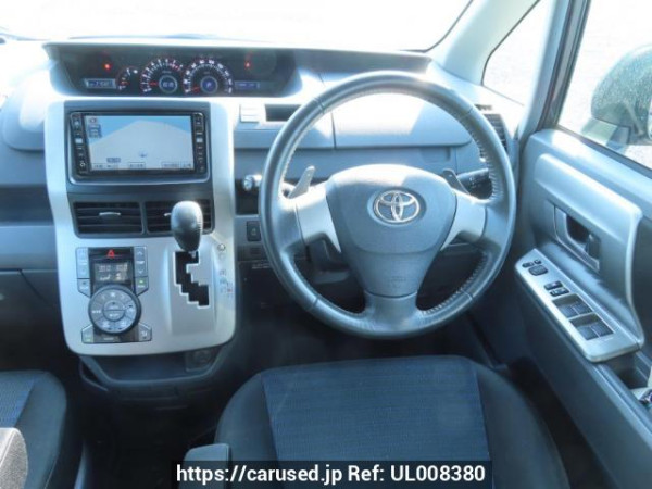 Used 2007 AT toyota voxy ZRR70W Image[26]