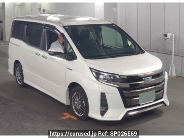 Used 2018 AT toyota noah ZWR80W Image[0]