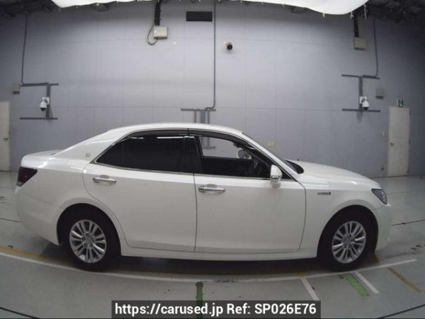 Used 2014 AT toyota crown-hybrid AWS210 Image[2]
