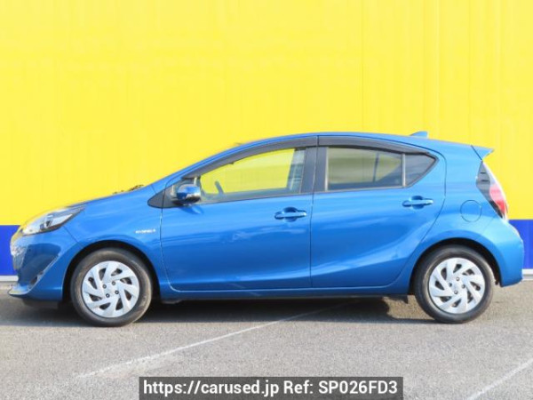 Used 2017 AT toyota aqua NHP10 Image[2]