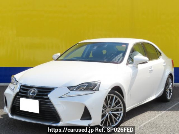 Used 2019 AT lexus is AVE30 Image[0]