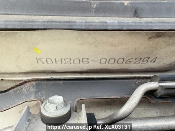 Used 2004 AT toyota regiusace-van KDH205V Image[11]