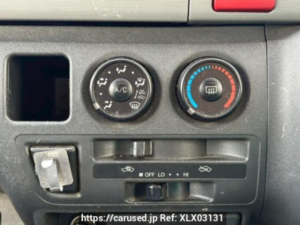 Used 2004 AT toyota regiusace-van KDH205V Image[27]