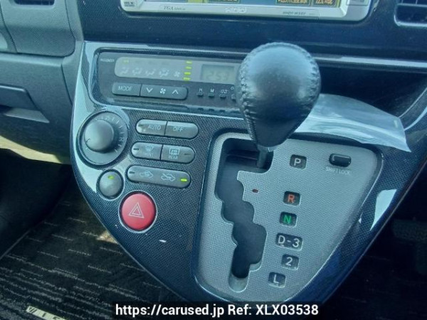 Used 2004 AT toyota wish ZNE14G Image[27]