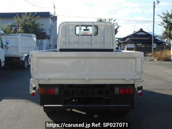 Used 2014 MT toyota dyna-truck XZU675 Image[1]