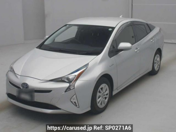 Used 2018 AT toyota prius ZVW55 Image[0]
