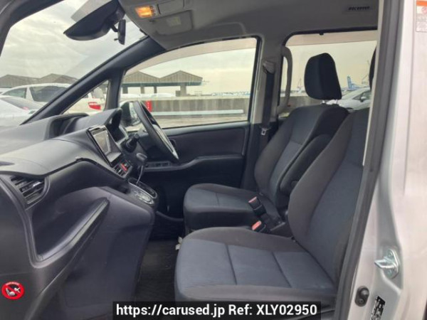 Used 2016 AT toyota noah ZRR80G Image[14]