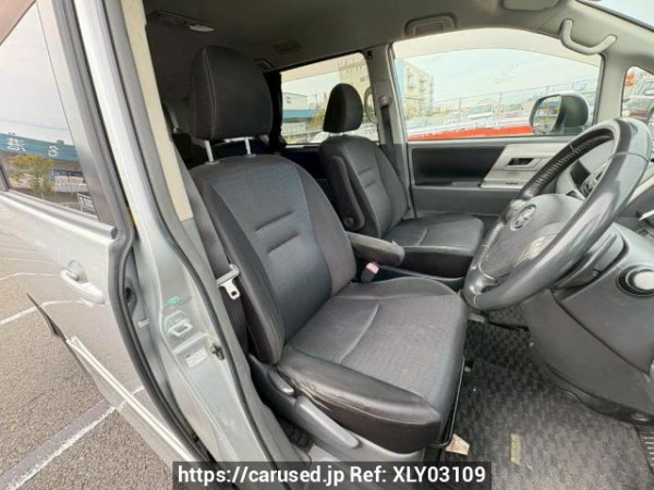 Used 2007 AT toyota voxy ZRR70W Image[13]