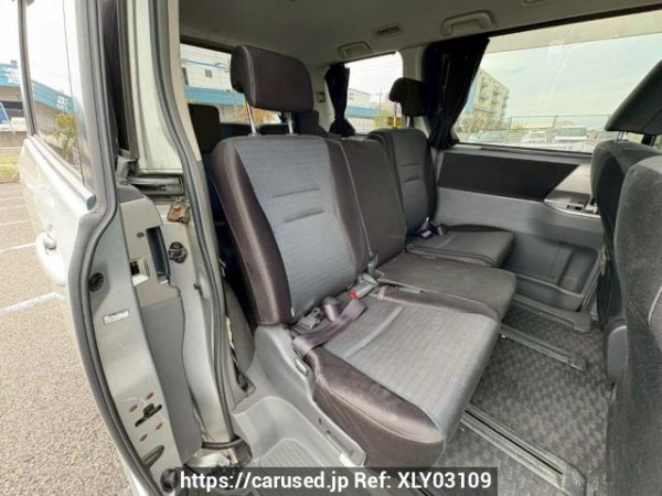 Used 2007 AT toyota voxy ZRR70W Image[15]