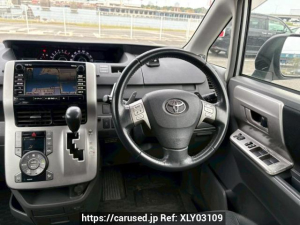 Used 2007 AT toyota voxy ZRR70W Image[21]