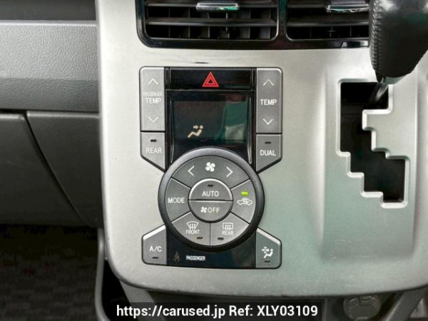 Used 2007 AT toyota voxy ZRR70W Image[27]