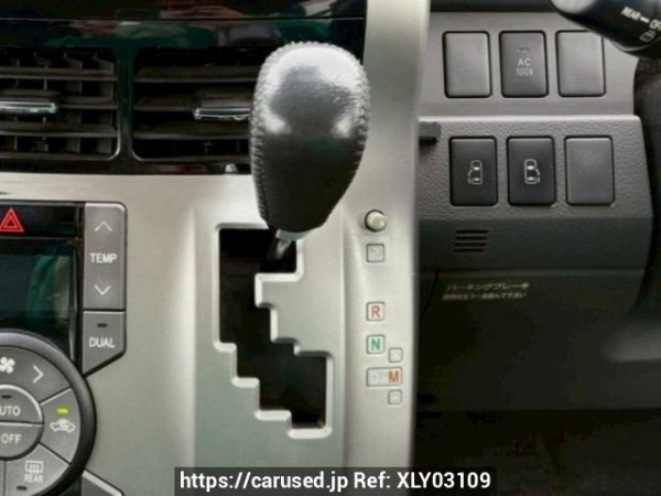 Used 2007 AT toyota voxy ZRR70W Image[28]
