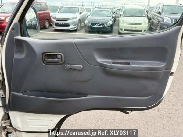 Used 2002 MT toyota hiace-van RZH112V Image[17]